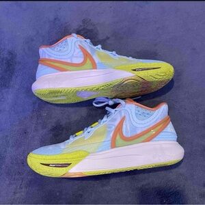 Nike Kyrie 8 Eagle size 7